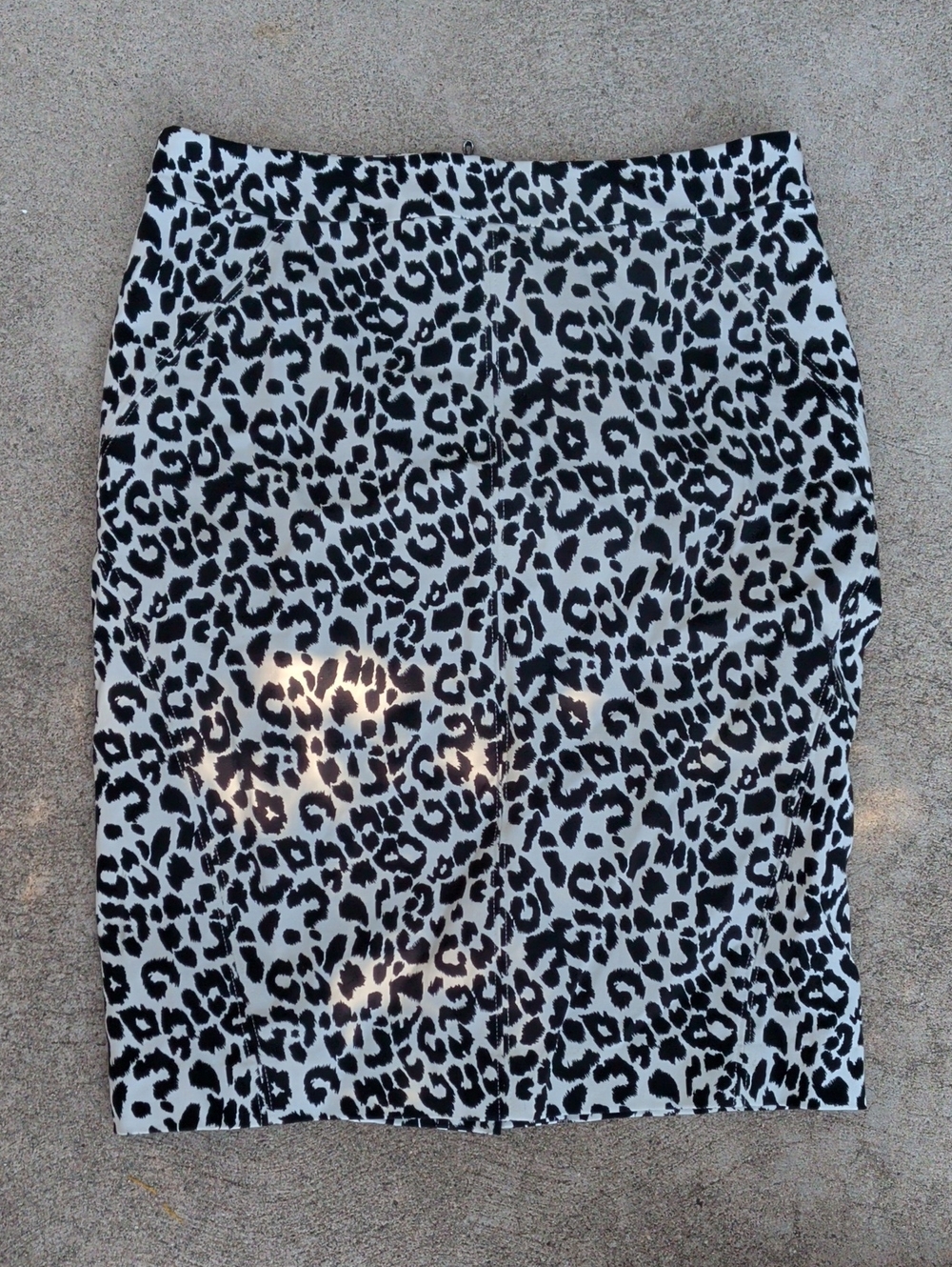 Ann Taylor Black and White Leopard Print Pencil‎ Skirt